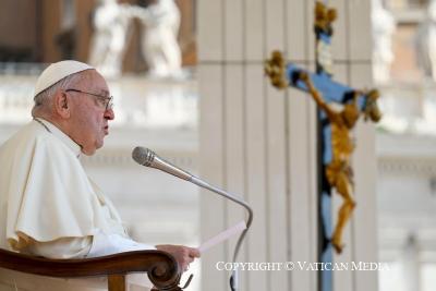 Ferenc pápa üzenete a menekültek világnapjára Ferenc pápa üzenete a menekültek világnapjára